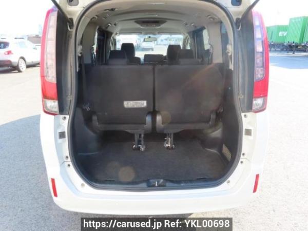 Used 2015 AT toyota noah ZRR80G Image[8]
