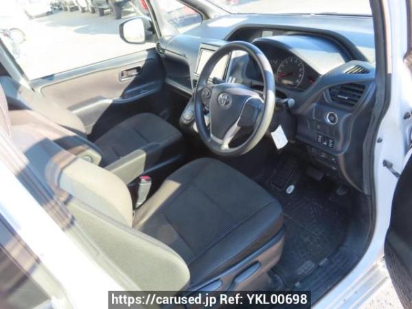 Used 2015 AT toyota noah ZRR80G Image[11]