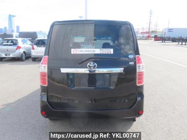 Used 2007 AT toyota noah ZRR70G Image[5]