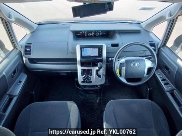 Used 2010 AT toyota noah ZRR75G Image[20]