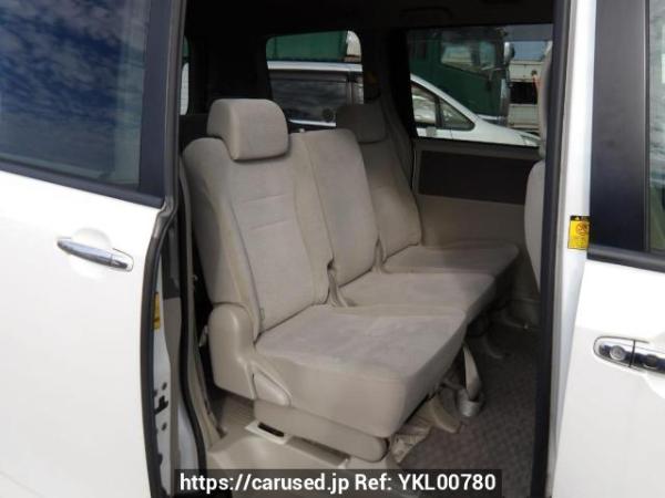 Used 2010 AT toyota noah ZRR70G Image[15]