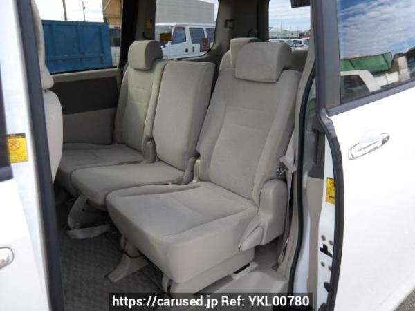Used 2010 AT toyota noah ZRR70G Image[16]