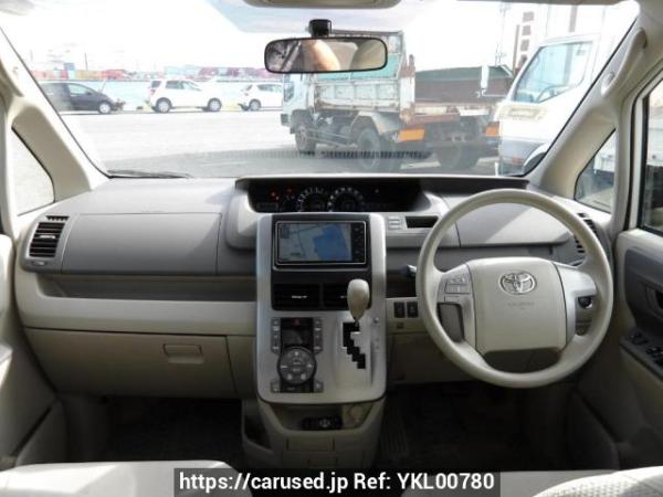 Used 2010 AT toyota noah ZRR70G Image[18]