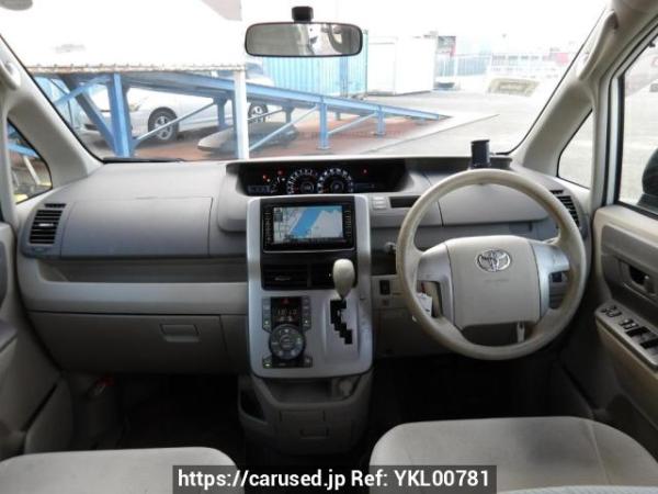 Used 2008 AT toyota noah ZRR70G Image[18]