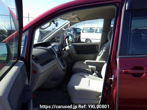 Used 2009 AT toyota noah ZRR75G Image[12]