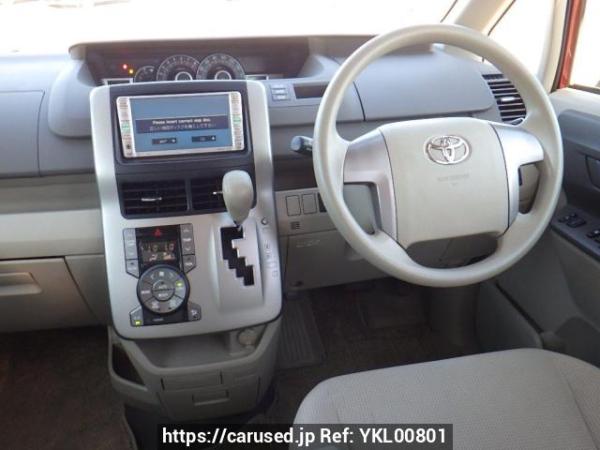 Used 2009 AT toyota noah ZRR75G Image[18]