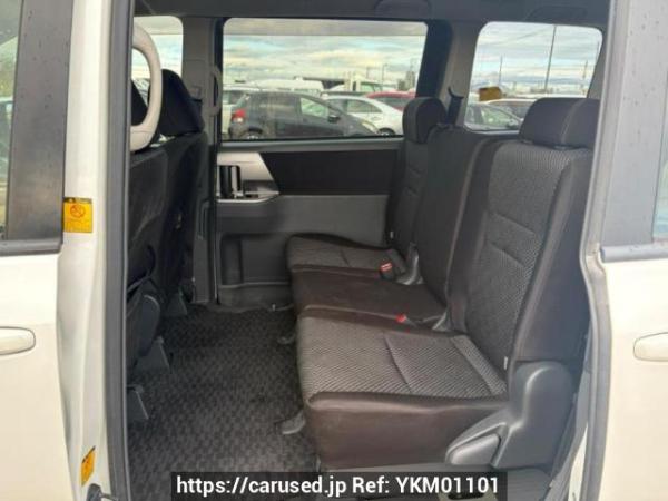 Used 2009 AT toyota noah ZRR75W Image[13]