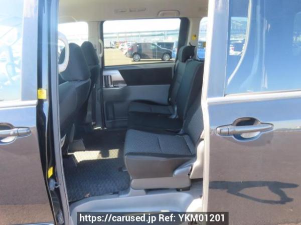 Used 2009 AT toyota noah ZRR70W Image[14]