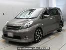 Toyota Isis ZGM10W