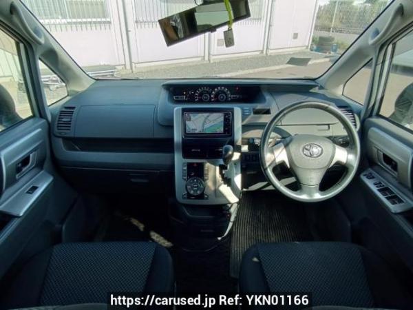 Used 2009 AT toyota noah ZRR75W Image[17]