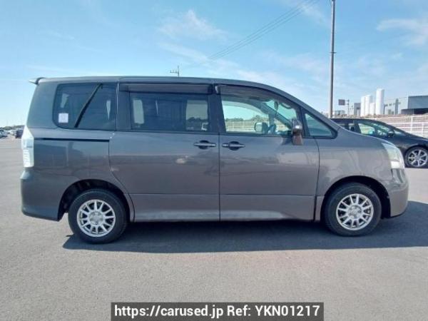 Used 2007 AT toyota noah ZRR75W Image[7]