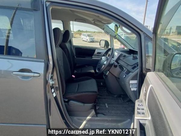Used 2007 AT toyota noah ZRR75W Image[12]