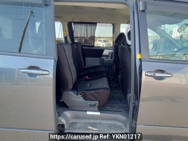 Used 2007 AT toyota noah ZRR75W Image[14]