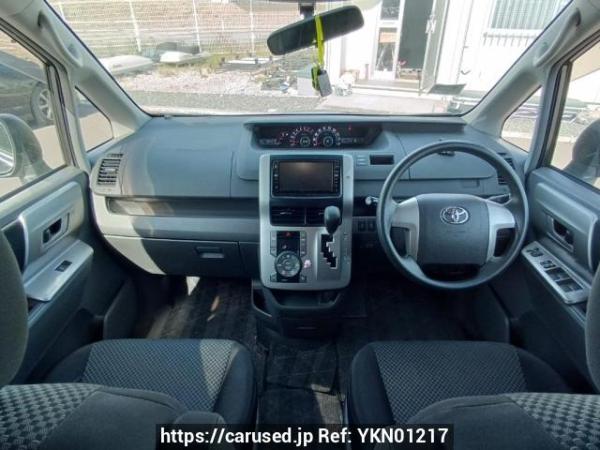 Used 2007 AT toyota noah ZRR75W Image[17]
