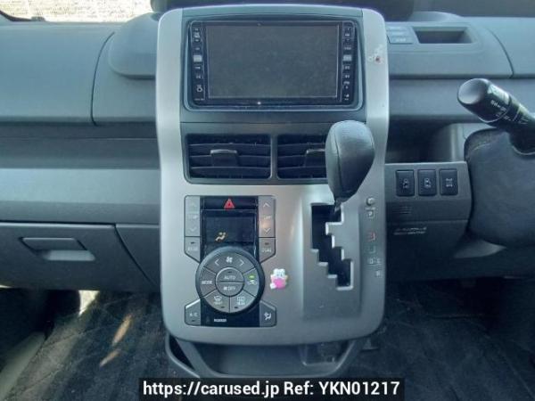 Used 2007 AT toyota noah ZRR75W Image[19]