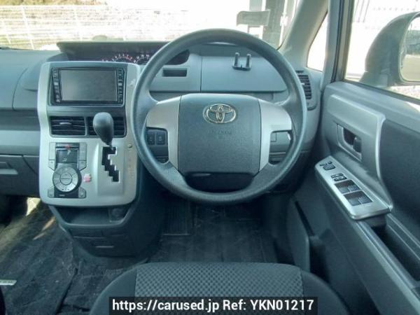 Used 2007 AT toyota noah ZRR75W Image[20]