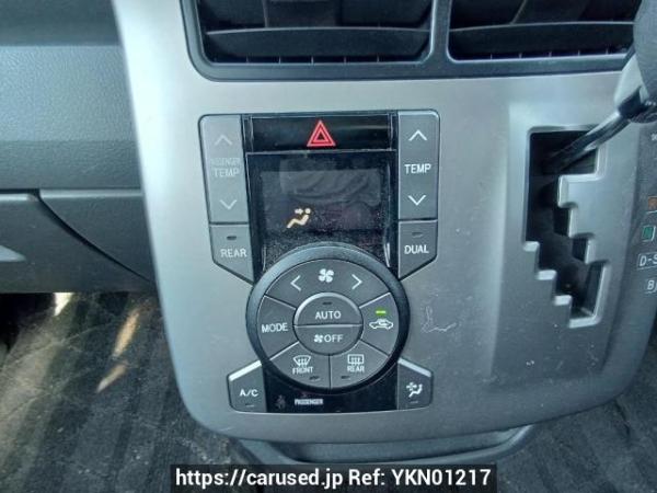 Used 2007 AT toyota noah ZRR75W Image[22]