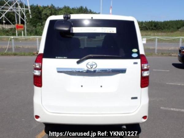 Used 2010 AT toyota noah ZRR75G Image[5]