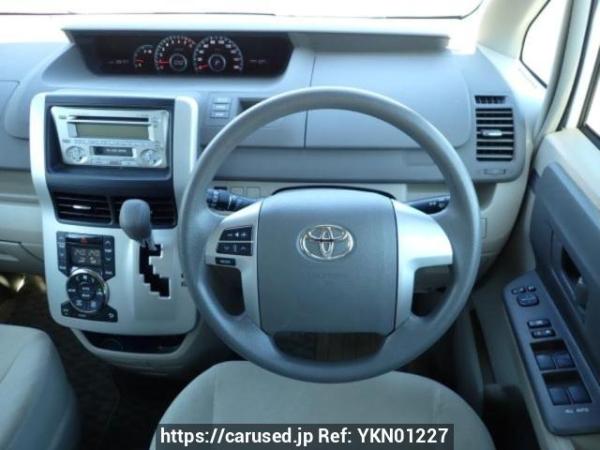 Used 2010 AT toyota noah ZRR75G Image[19]