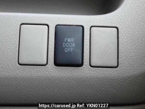 Used 2010 AT toyota noah ZRR75G Image[26]