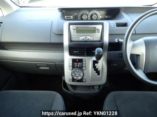 Used 2007 AT toyota noah ZRR75G Image[19]