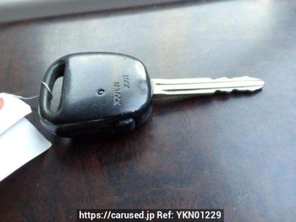 Used 2001 AT toyota regius-wagon RCH41W Image[27]