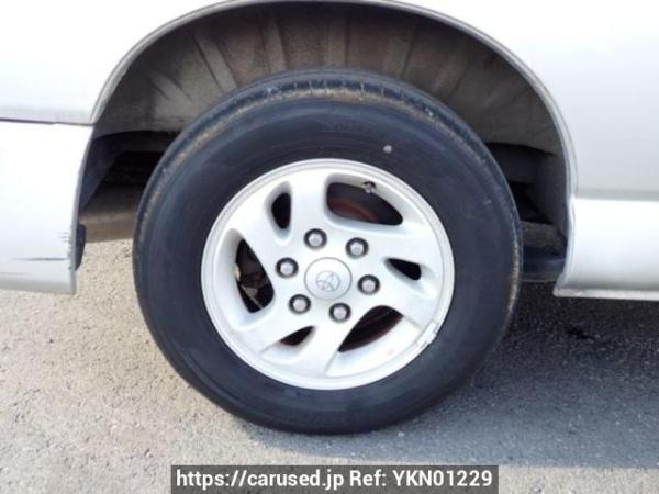 Used 2001 AT toyota regius-wagon RCH41W Image[30]