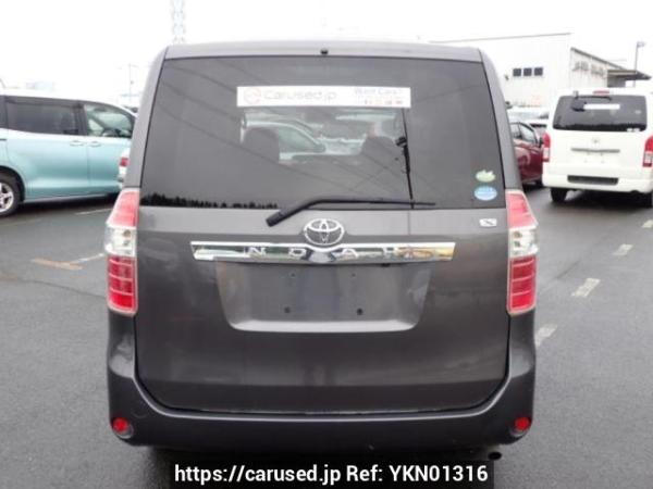 Used 2007 AT toyota noah ZRR70G Image[5]