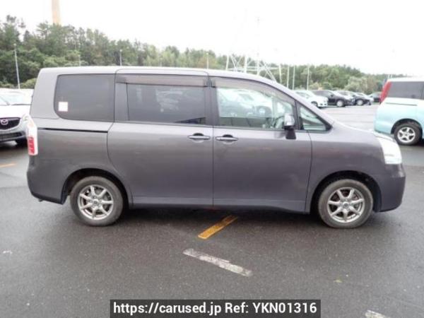 Used 2007 AT toyota noah ZRR70G Image[7]