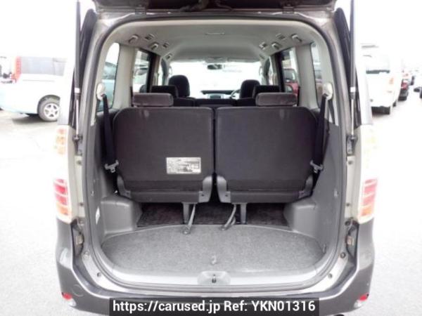 Used 2007 AT toyota noah ZRR70G Image[8]