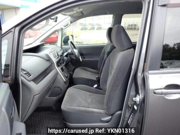 Used 2007 AT toyota noah ZRR70G Image[12]