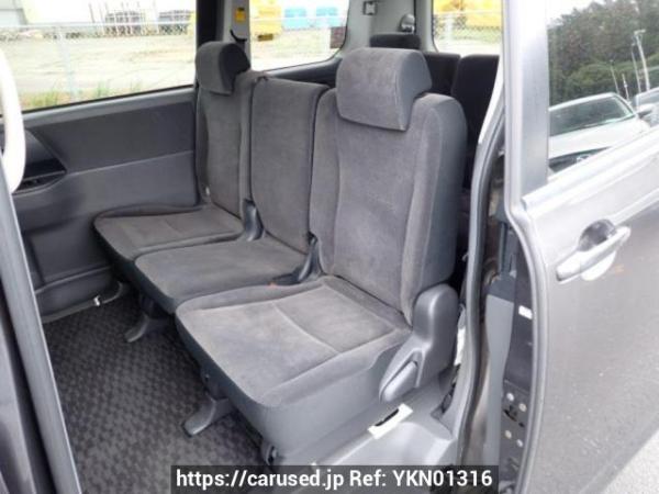 Used 2007 AT toyota noah ZRR70G Image[14]