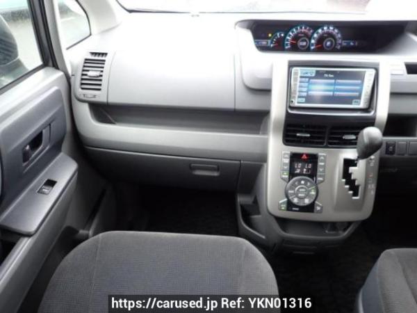 Used 2007 AT toyota noah ZRR70G Image[17]