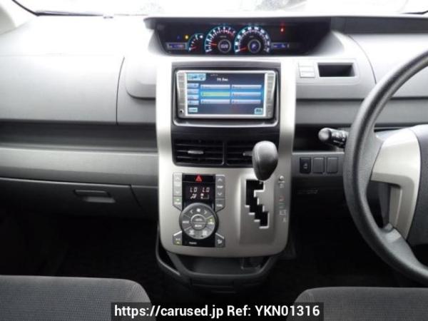 Used 2007 AT toyota noah ZRR70G Image[18]