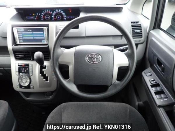 Used 2007 AT toyota noah ZRR70G Image[19]