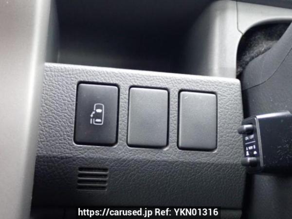 Used 2007 AT toyota noah ZRR70G Image[26]