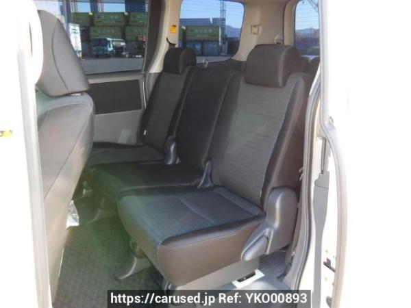 Used 2008 AT toyota voxy ZRR70W Image[16]