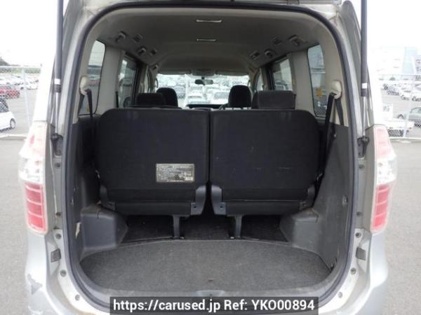 Used 2007 AT toyota noah ZRR75G Image[8]