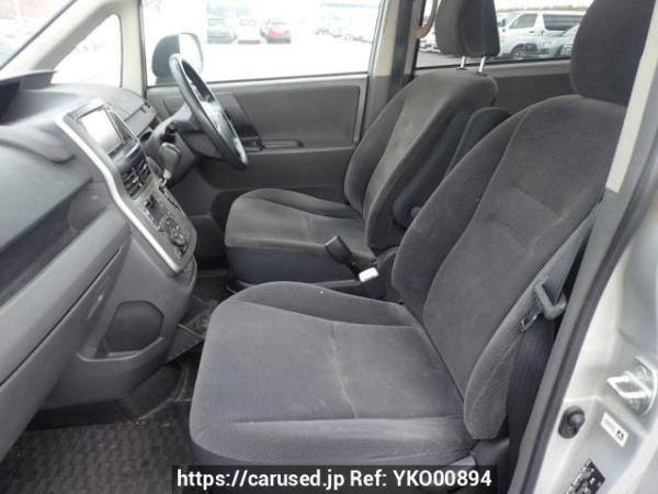 Used 2007 AT toyota noah ZRR75G Image[12]