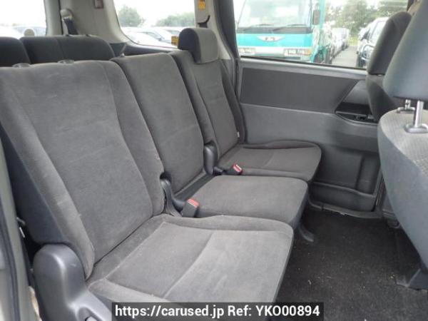 Used 2007 AT toyota noah ZRR75G Image[13]