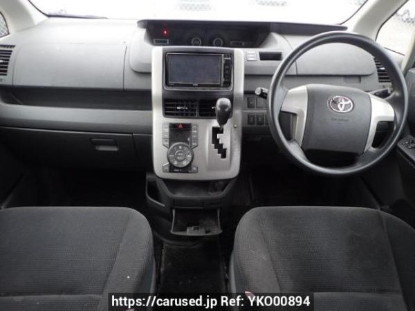Used 2007 AT toyota noah ZRR75G Image[16]