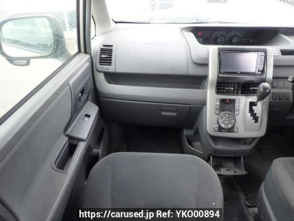 Used 2007 AT toyota noah ZRR75G Image[17]