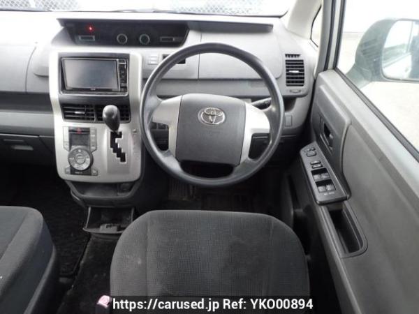 Used 2007 AT toyota noah ZRR75G Image[18]