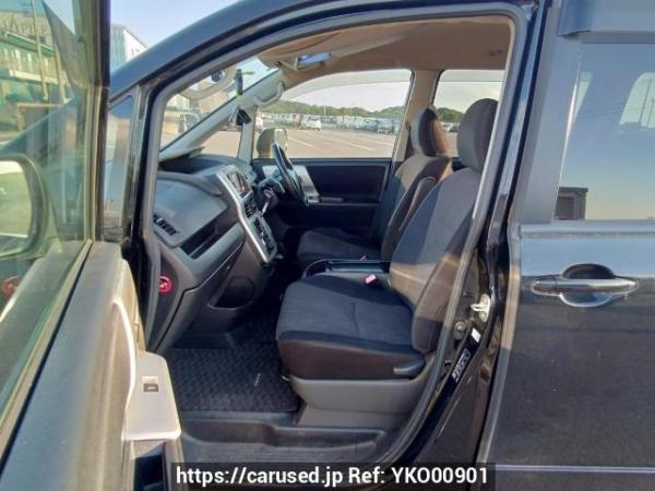 Used 2010 AT toyota noah ZRR75W Image[13]