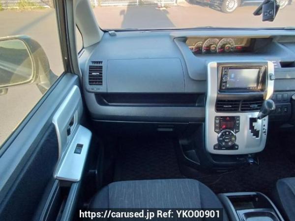 Used 2010 AT toyota noah ZRR75W Image[18]