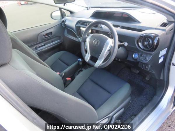 Used 2017 AT toyota aqua NHP10 Image[15]