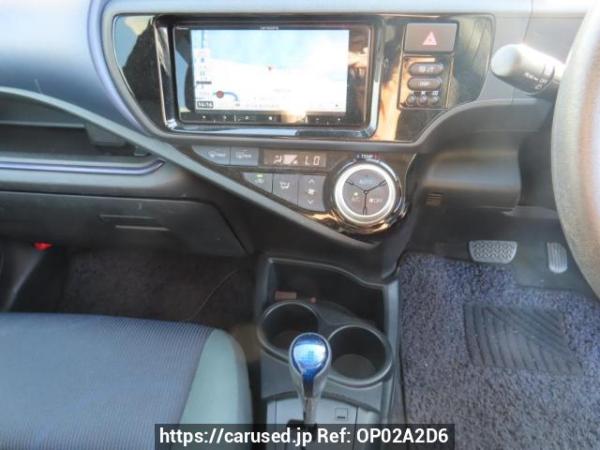 Used 2017 AT toyota aqua NHP10 Image[26]