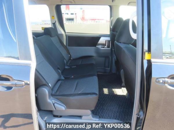 Used 2007 AT toyota noah ZRR75W Image[13]