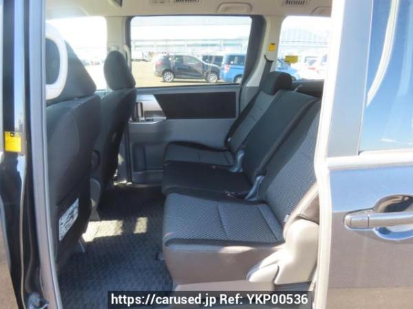 Used 2007 AT toyota noah ZRR75W Image[14]