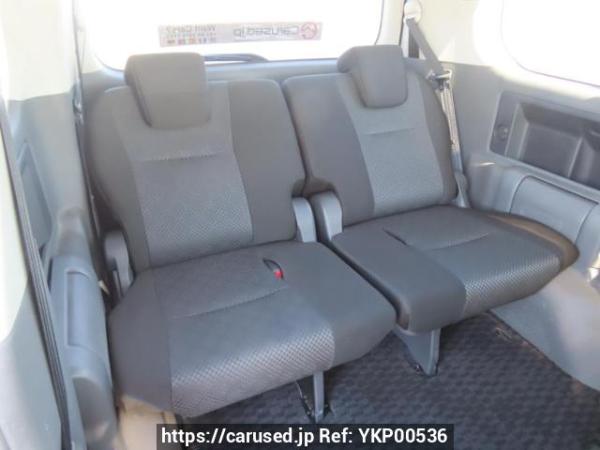 Used 2007 AT toyota noah ZRR75W Image[15]